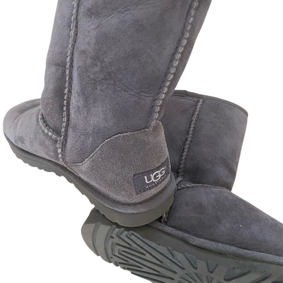 Ugg Australia short gray classic boots size 6 - Picture 2 of 4